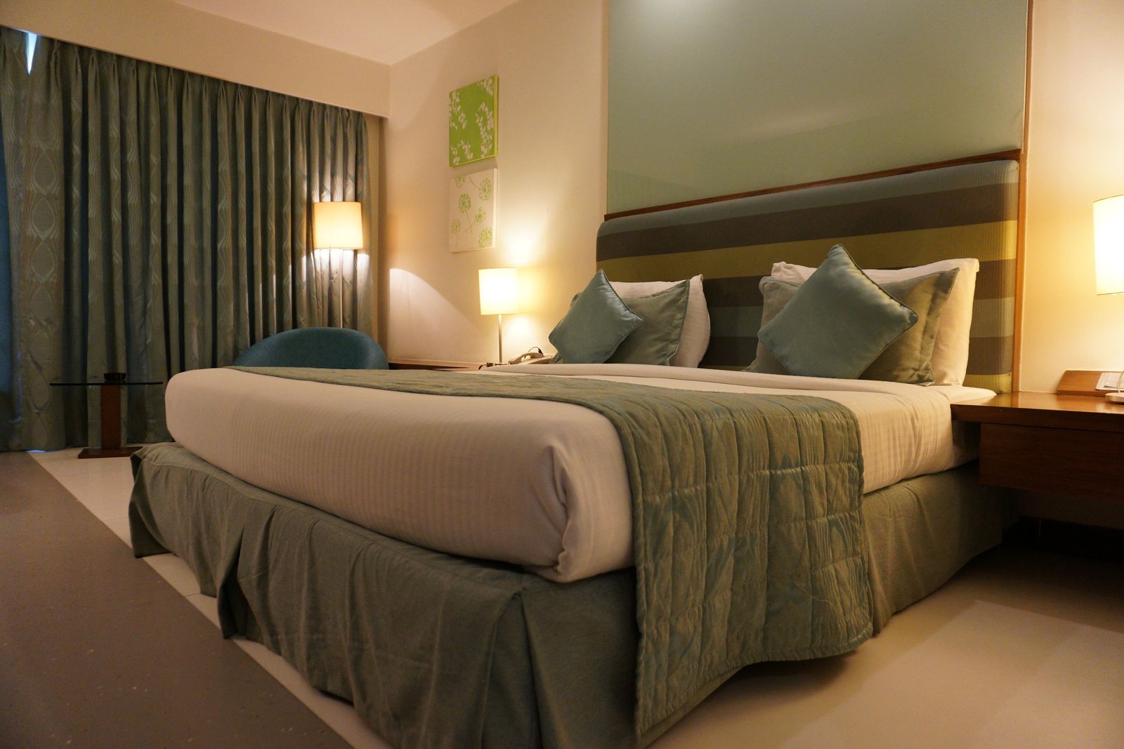 Premier Skyline Room detail